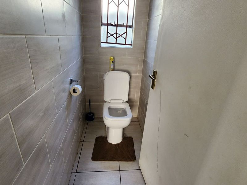 House For Sale in Riverside View Ext 35 - Photo 8