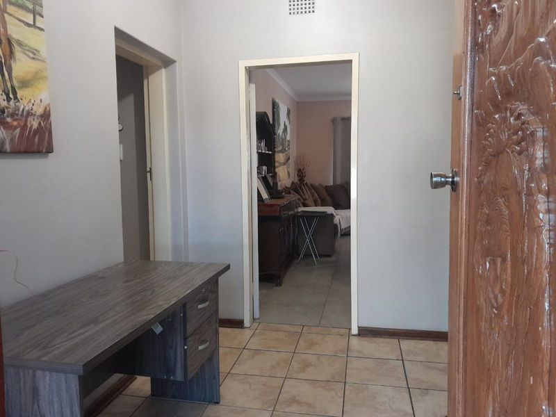 House For Sale in Kuruman Central - Photo 2