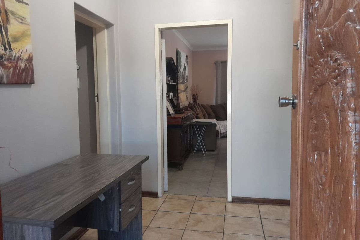 House For Sale in Kuruman Central - Photo 2