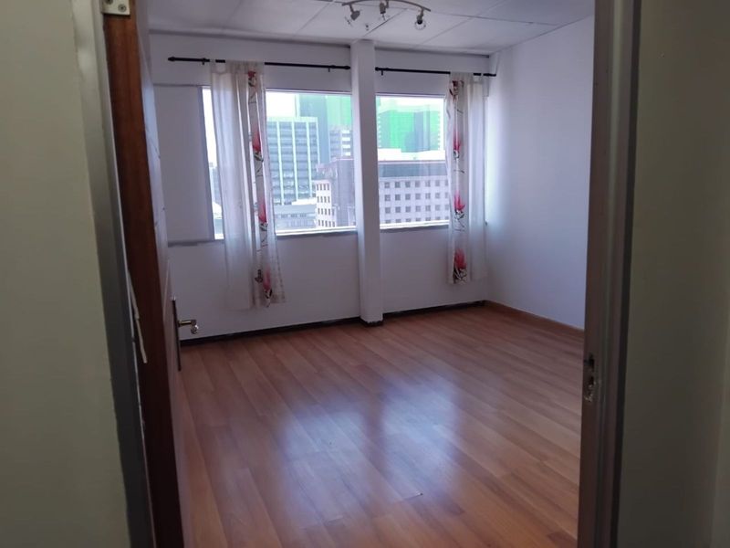 Apartment For Sale in Marshalltown - Photo 2