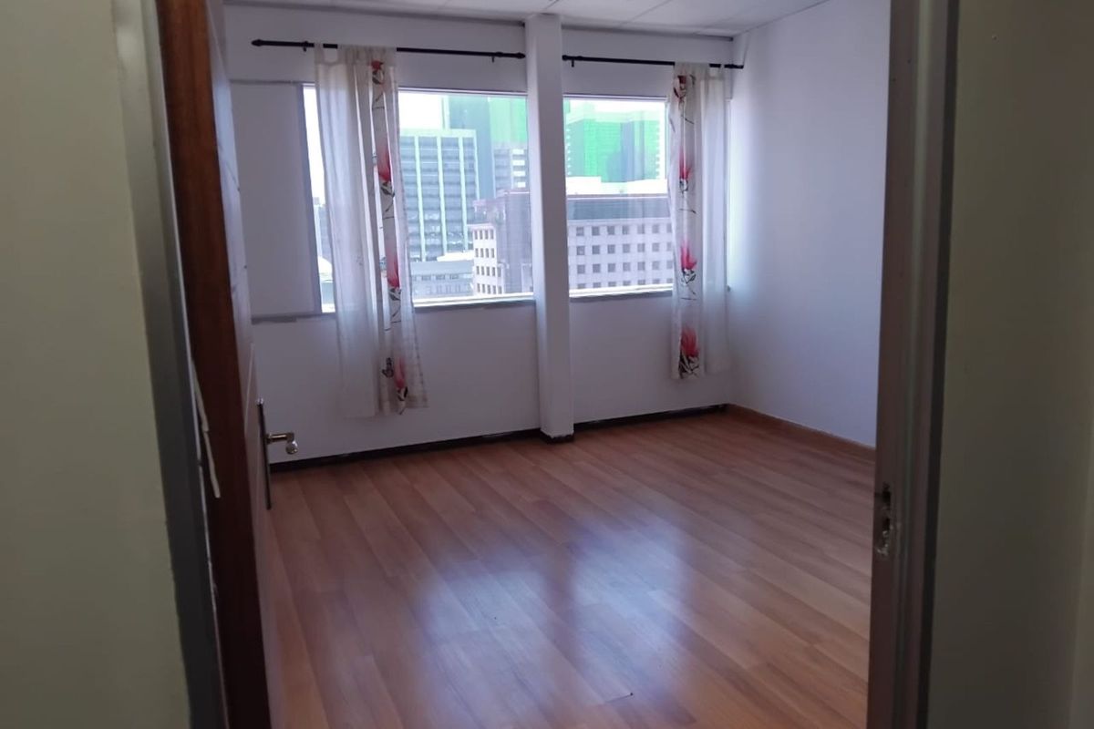 Apartment For Sale in Marshalltown - Photo 2