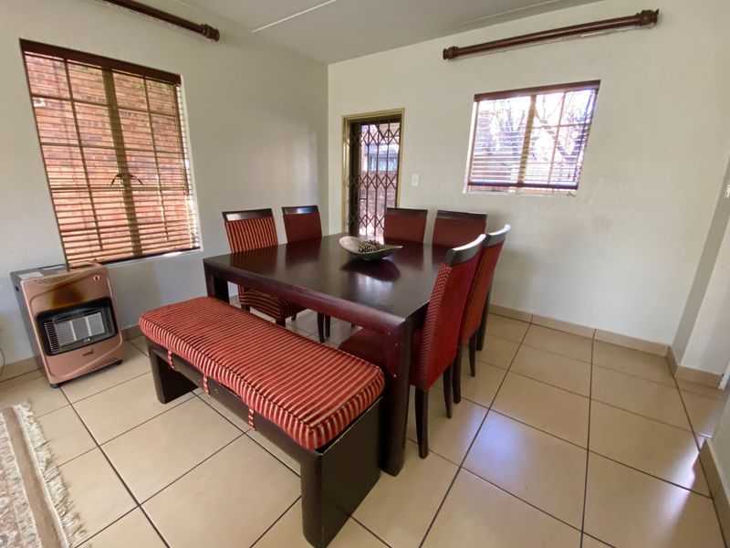 Townhouse For Sale in Heuwelsig Estate - Photo 8