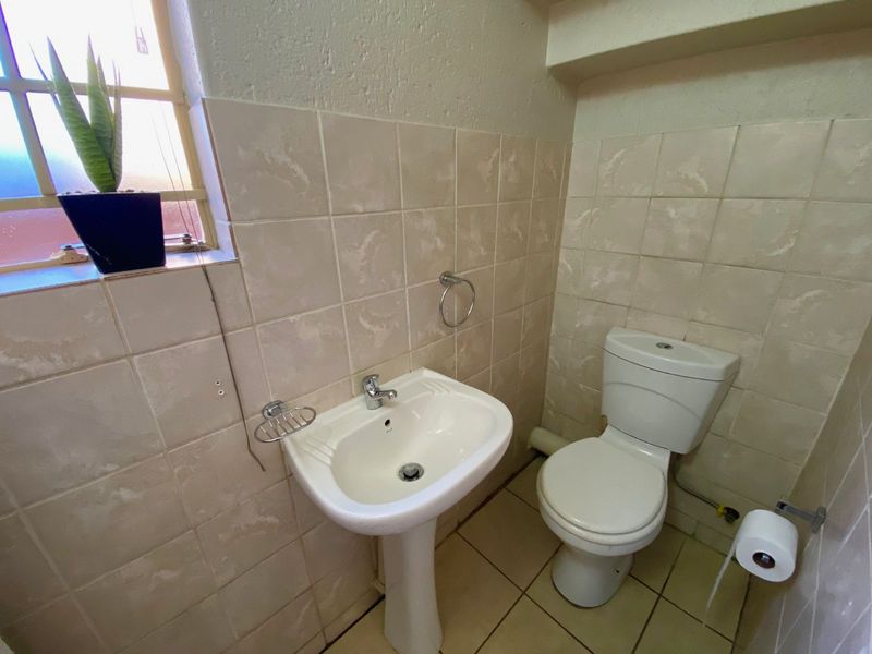 Townhouse For Sale in Heuwelsig Estate - Photo 7