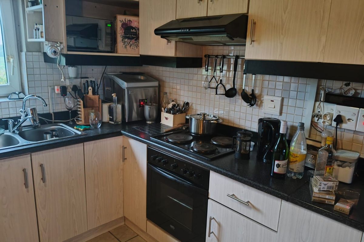 Apartment For Sale in Paarl East - Photo 4