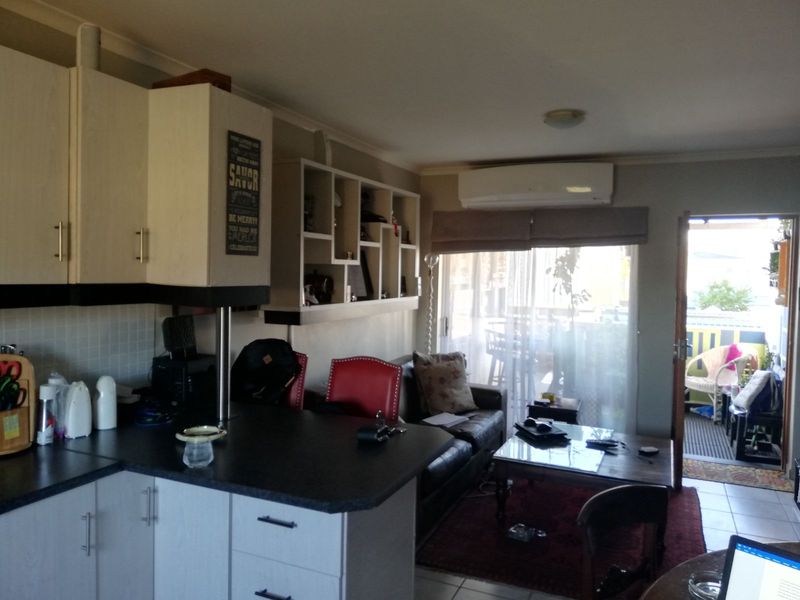 Apartment For Sale in Paarl East - Photo 3