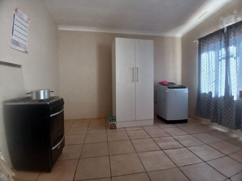 House For Sale in Roosheuwel Ext 2 - Photo 10