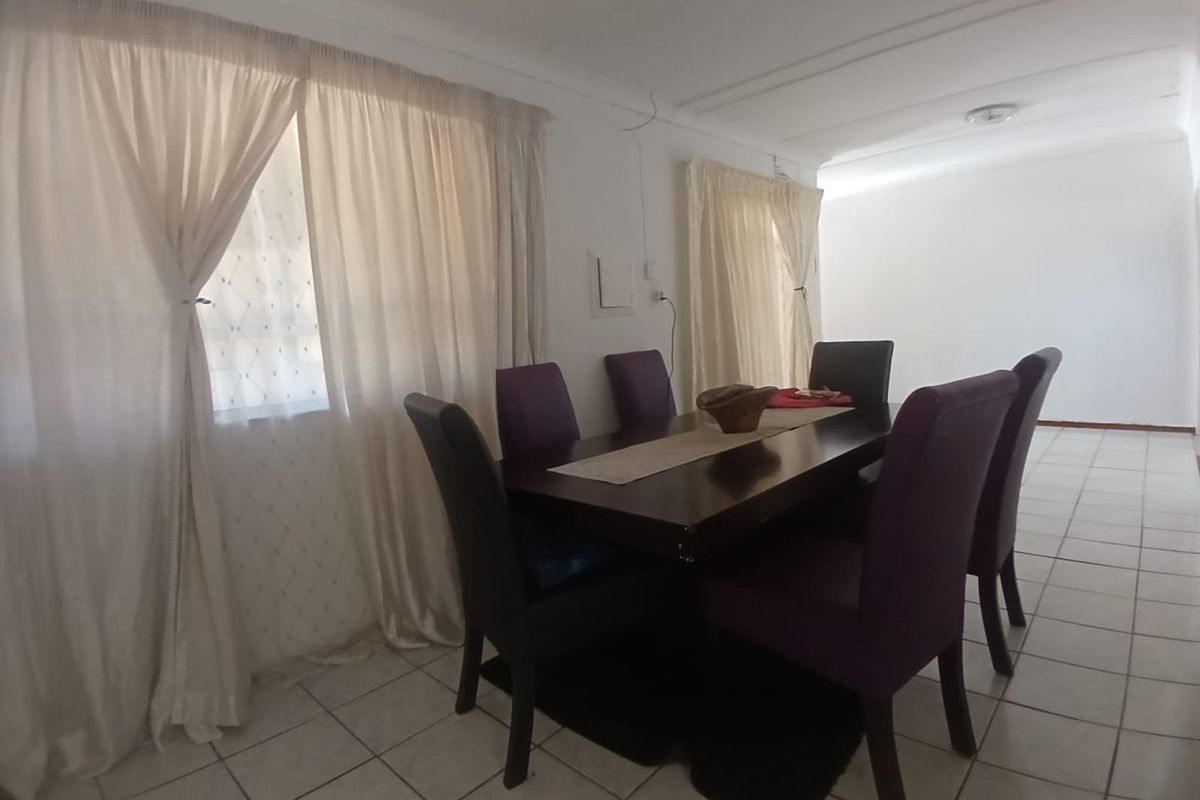 House For Sale in Roosheuwel Ext 2 - Photo 2