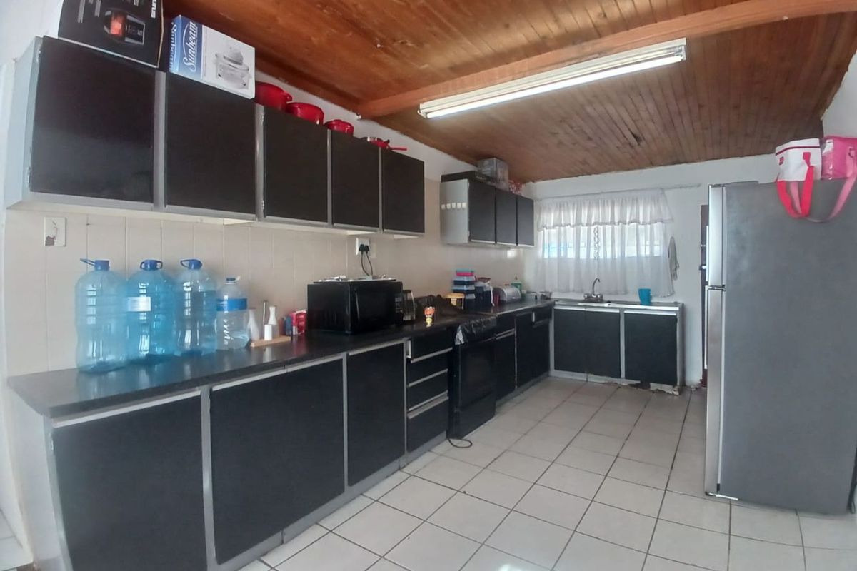 House For Sale in Roosheuwel Ext 2 - Photo 5