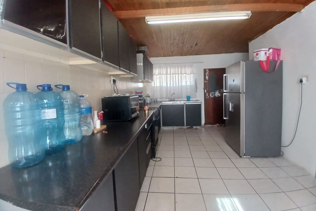 House For Sale in Roosheuwel Ext 2 - Photo 4