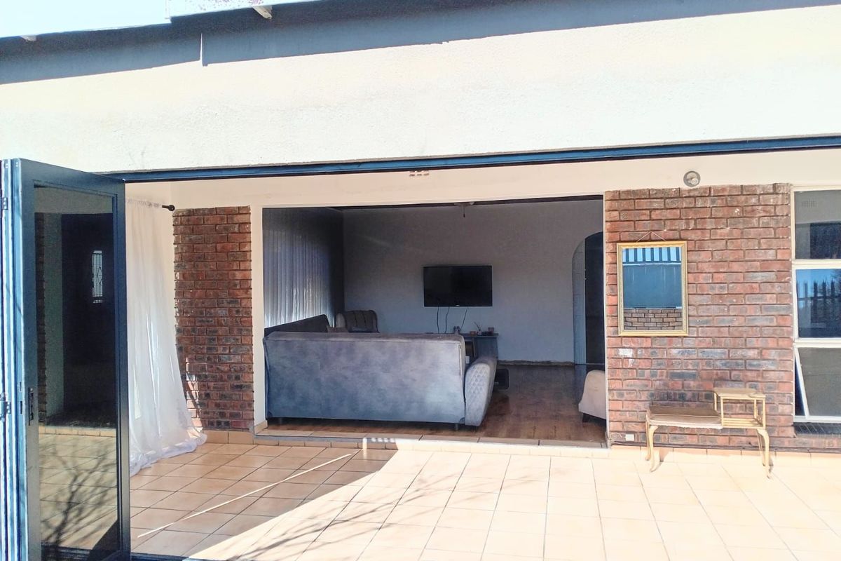 House For Sale in Greymont - Photo 5