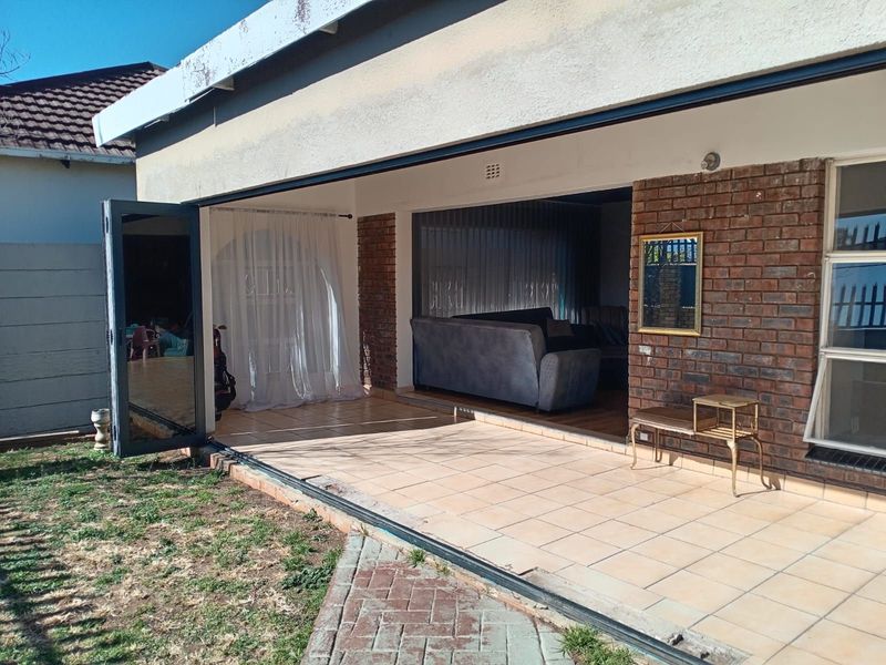 House For Sale in Greymont - Photo 3