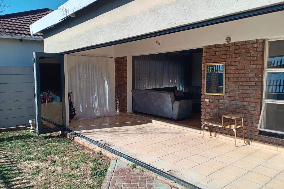 House For Sale in Greymont - Photo 3