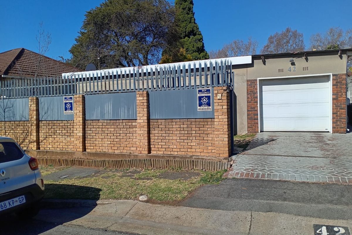 House For Sale in Greymont - Photo 2