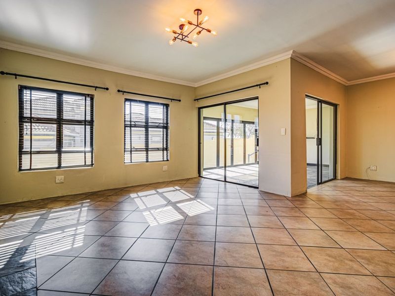 House For Sale in Glen Erasmia - Photo 8