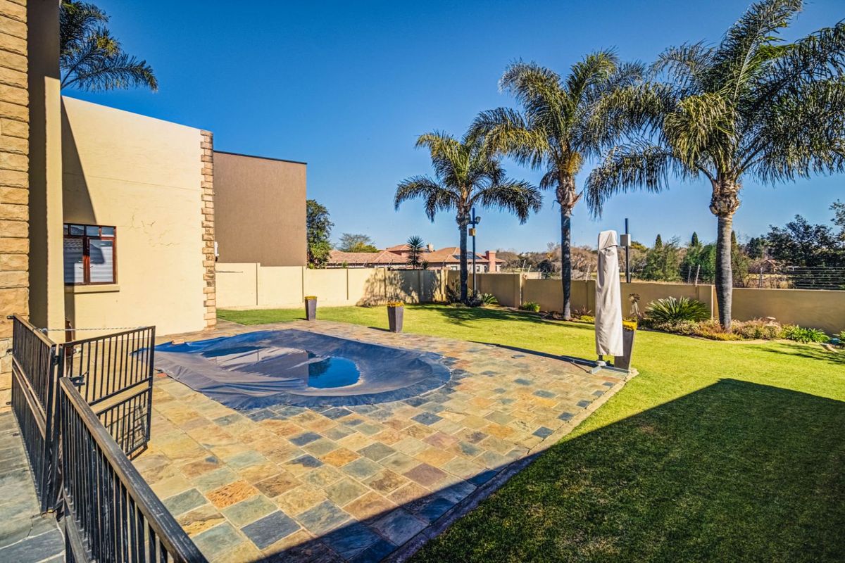 House For Sale in Glen Erasmia - Photo 2