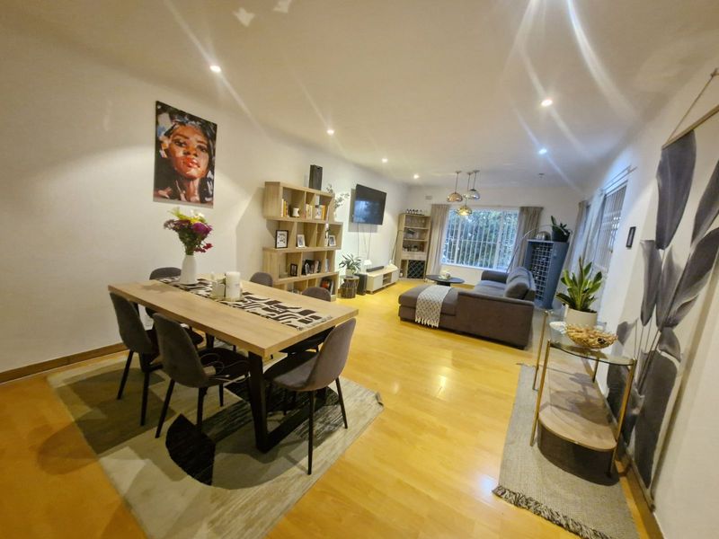 Townhouse For Sale in Bryanston - Photo 2