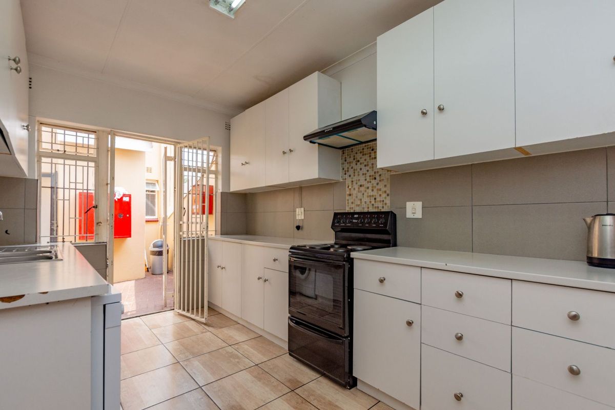 Townhouse For Sale in Bryanston - Photo 5