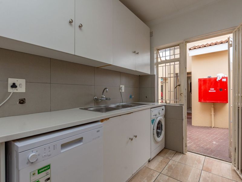 Townhouse For Sale in Bryanston - Photo 6