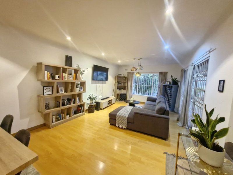 Townhouse For Sale in Bryanston - Photo 3