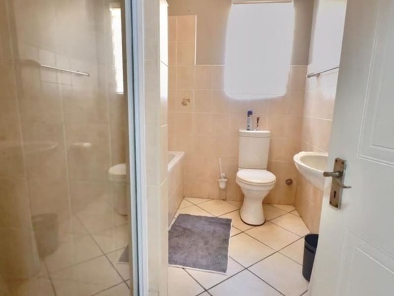 Apartment For Sale in Voorbaai - Photo 3