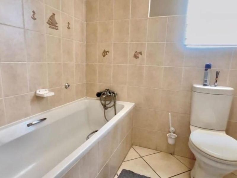 Apartment For Sale in Voorbaai - Photo 6