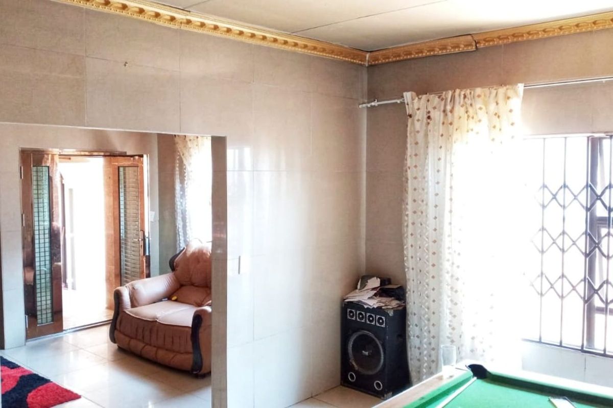 House For Sale in Sebokeng Zone 12 - Photo 3