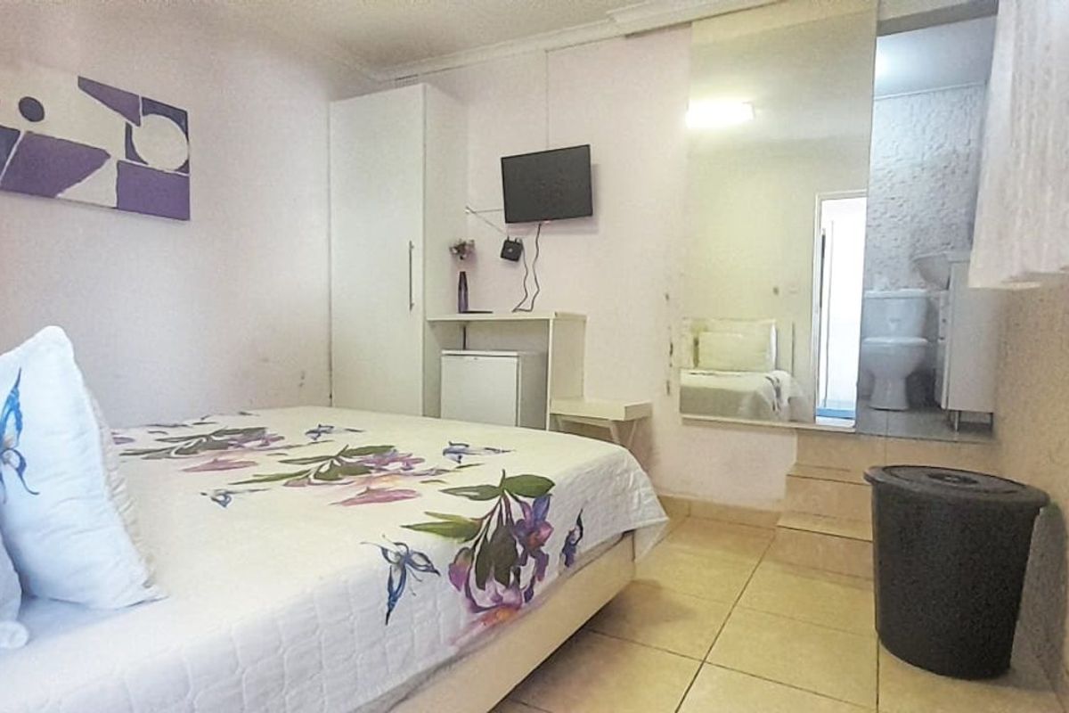 House For Sale in Bezuidenhout Valley - Photo 2