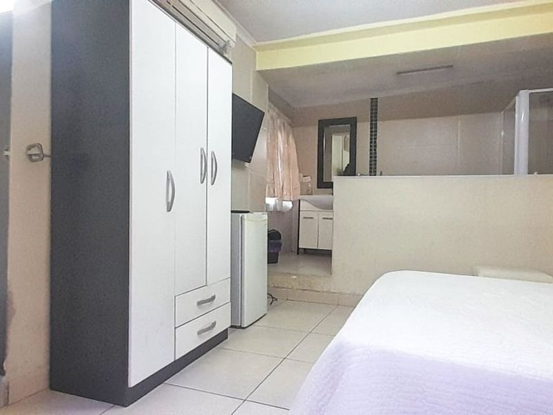 House For Sale in Bezuidenhout Valley - Photo 4