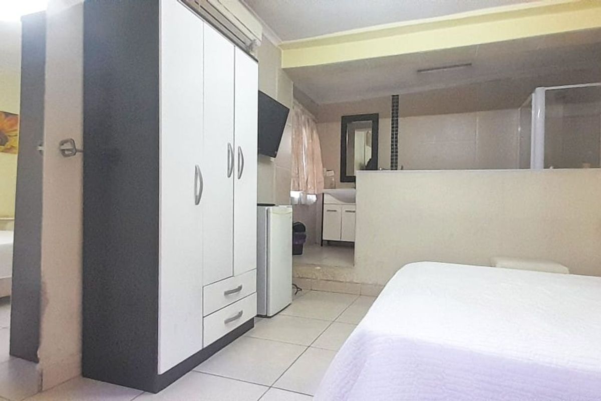 House For Sale in Bezuidenhout Valley - Photo 4