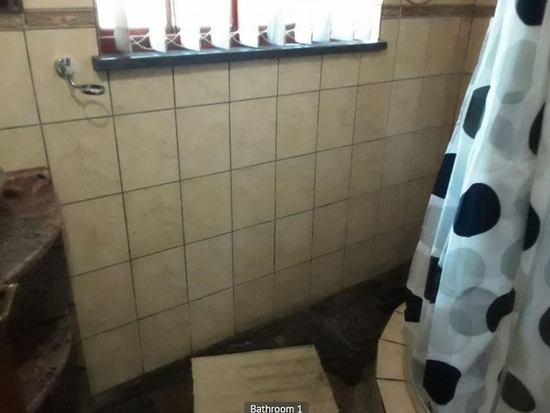 Apartment For Sale in Bloemhof Central - Photo 6