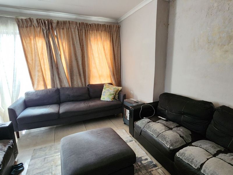 House For Sale in Riverside View Ext 33 - Photo 7