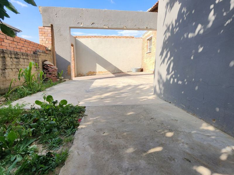 House For Sale in Riverside View Ext 33 - Photo 3