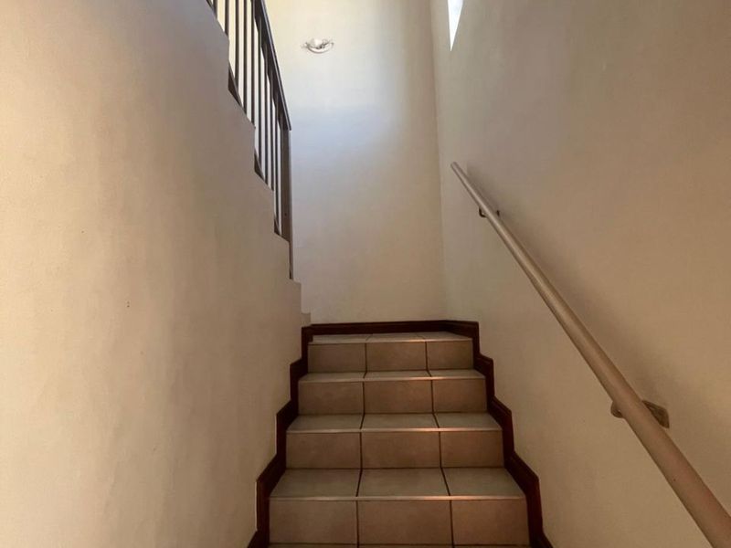 Townhouse For Sale in Willow Glen - Photo 7