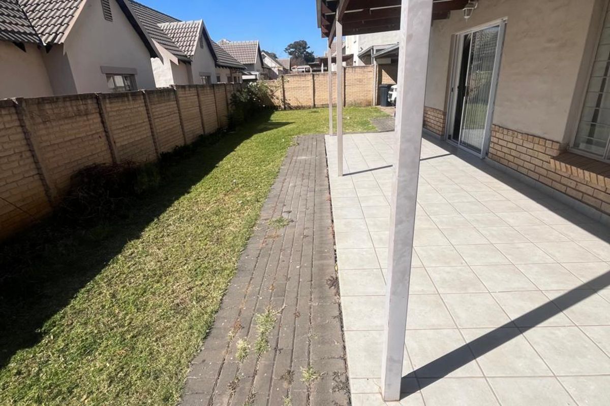 Townhouse For Sale in Willow Glen - Photo 2
