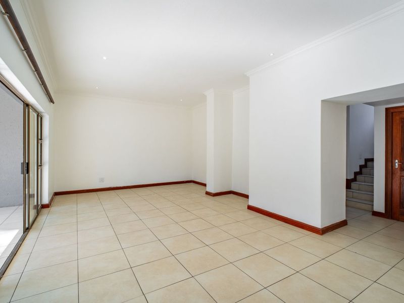 House For Sale in Dainfern - Photo 9