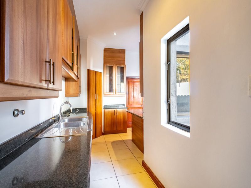 House For Sale in Dainfern - Photo 6