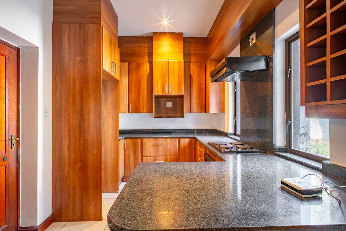 House For Sale in Dainfern - Photo 5