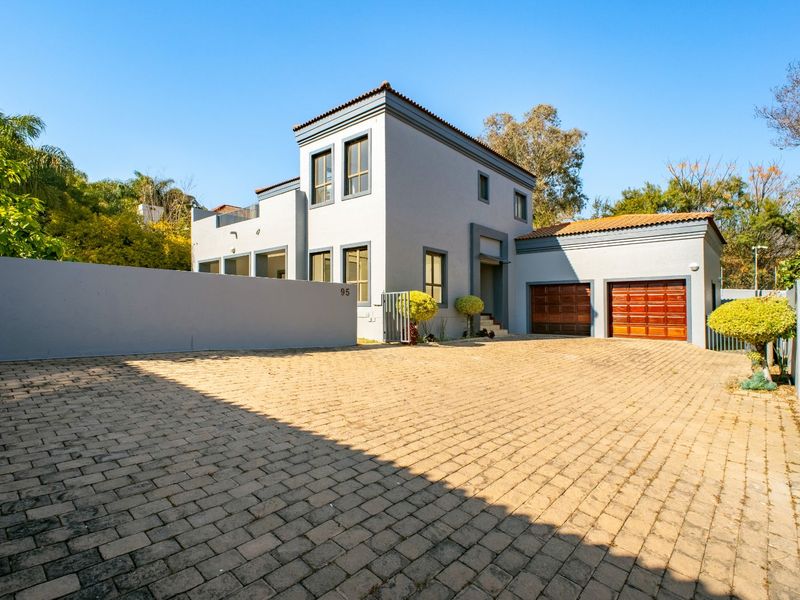 House For Sale in Dainfern - Photo 4