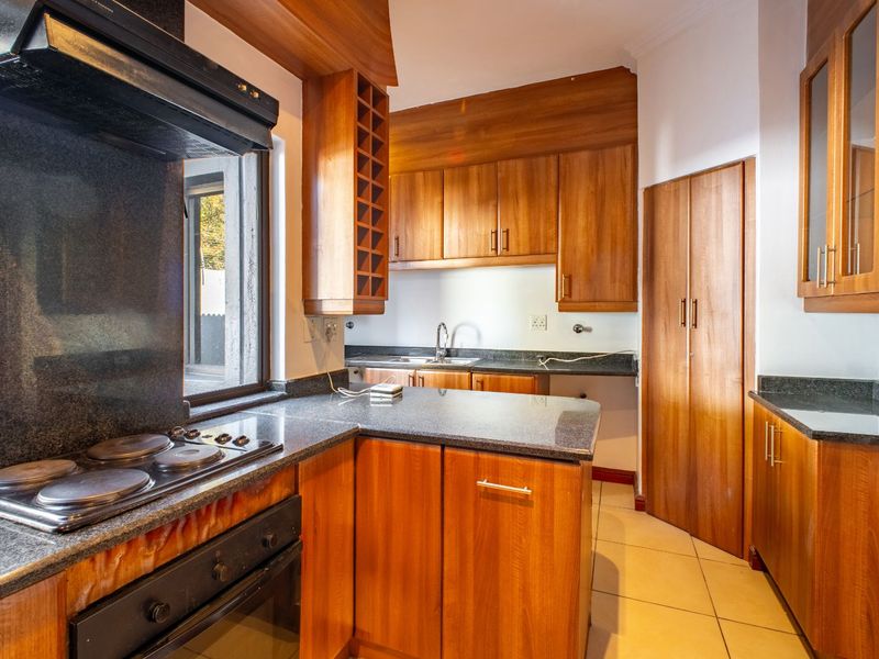 House For Sale in Dainfern - Photo 2