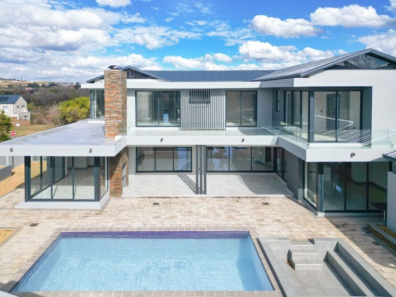 House For Sale in Waterfall Country Estate - Photo 2