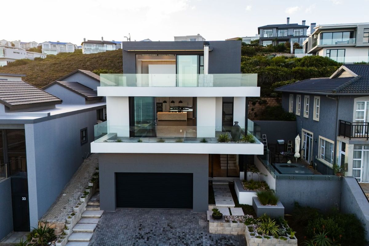 House For Sale in Pinnacle Point Golf Estate - Photo 2