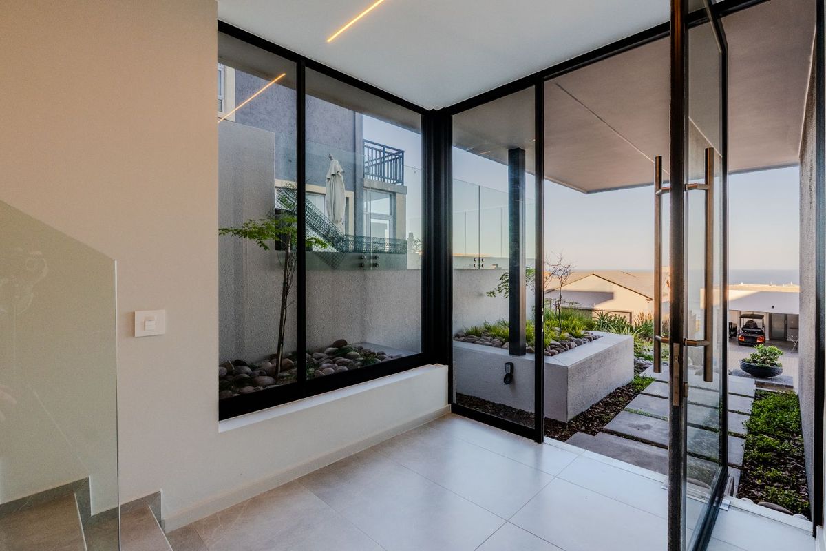 House For Sale in Pinnacle Point Golf Estate - Photo 4