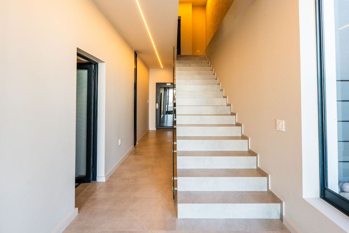House For Sale in Pinnacle Point Golf Estate - Photo 5