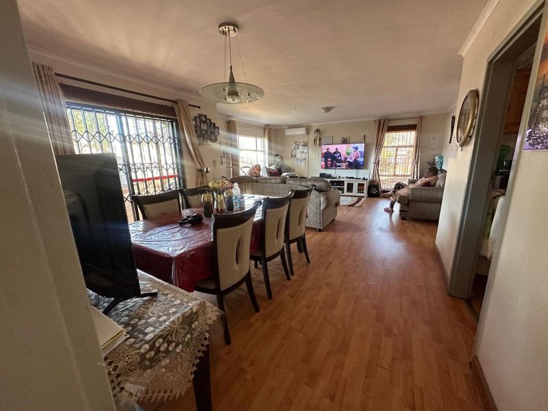 House For Sale in Secunda Central - Photo 7
