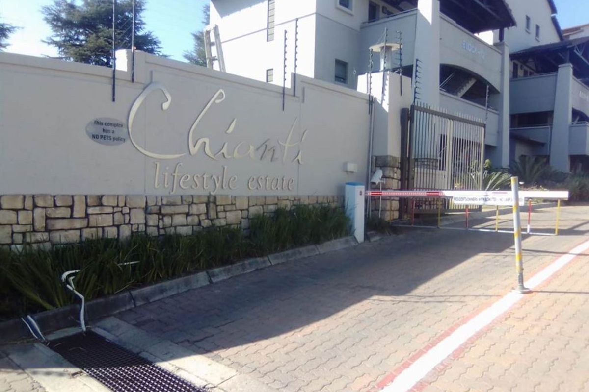 Apartment For Sale in Sunninghill - Photo 2