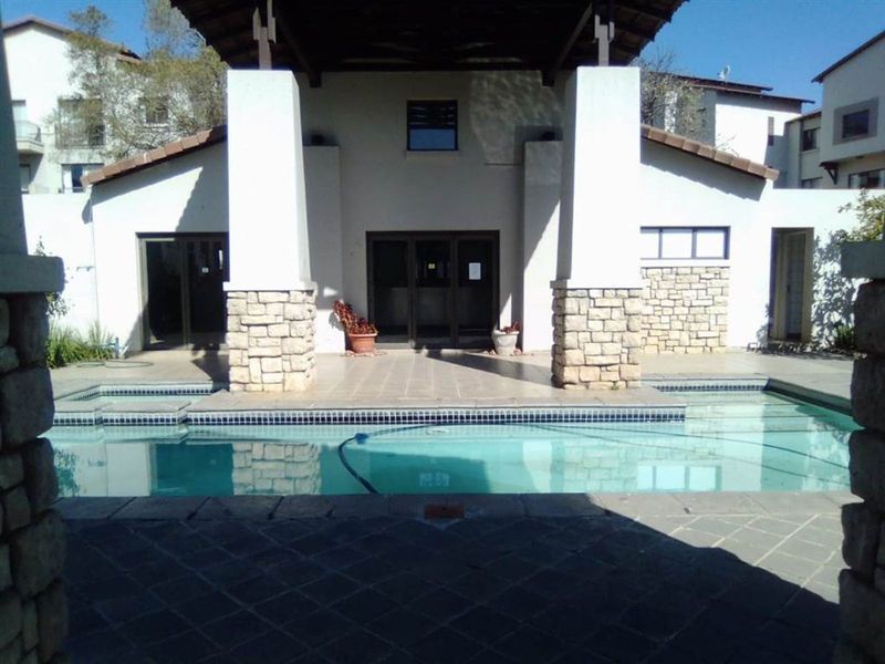 Apartment For Sale in Sunninghill - Photo 4