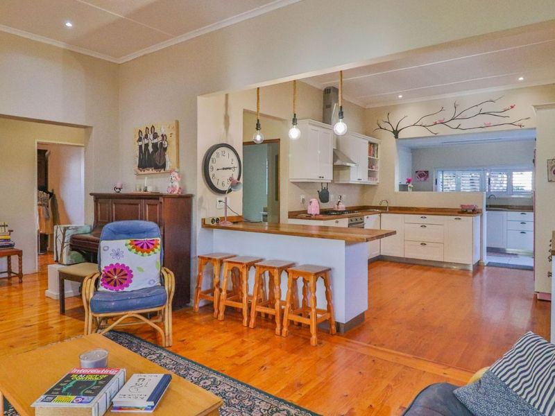 House For Sale in Robertson Central - Photo 6