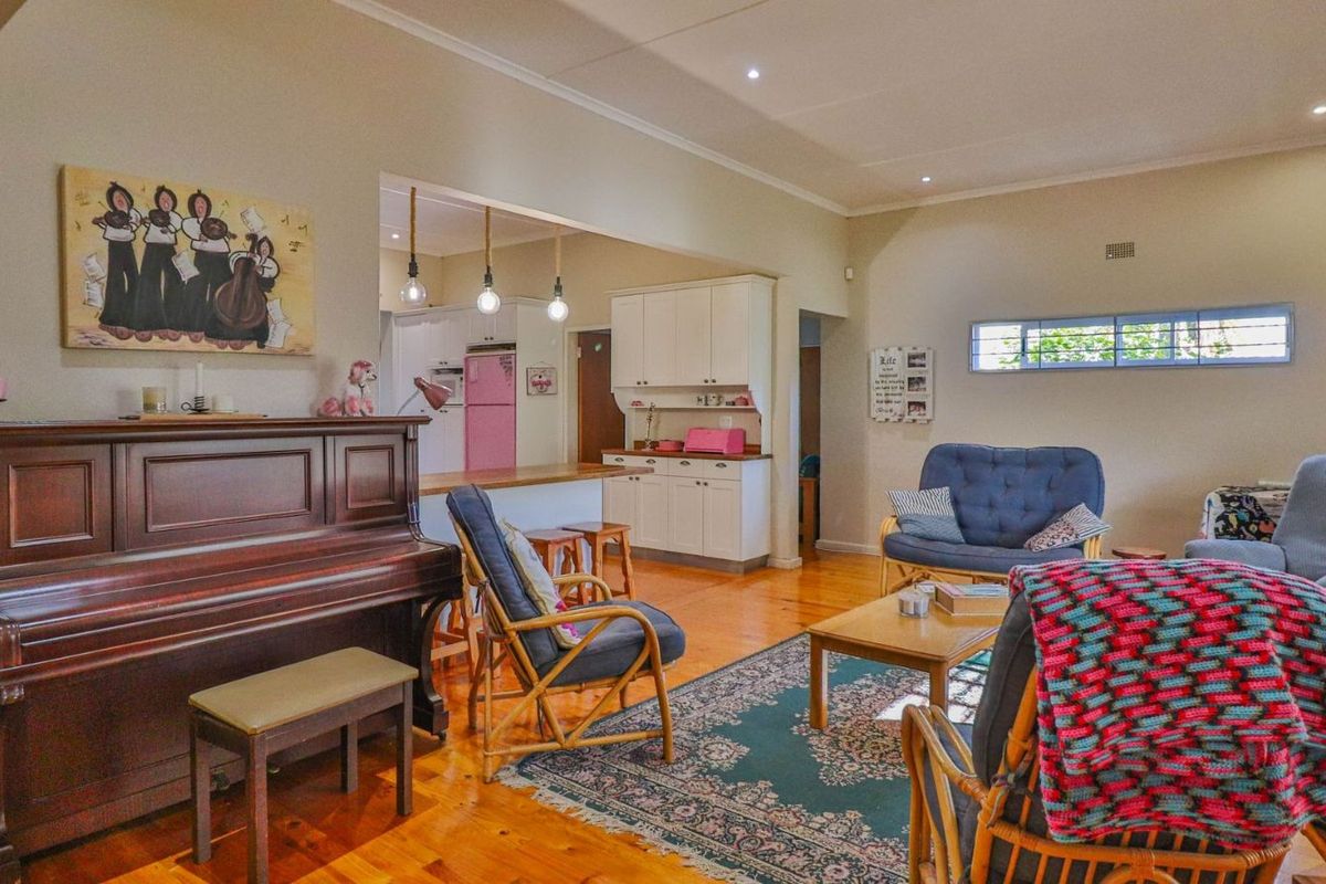 House For Sale in Robertson Central - Photo 4