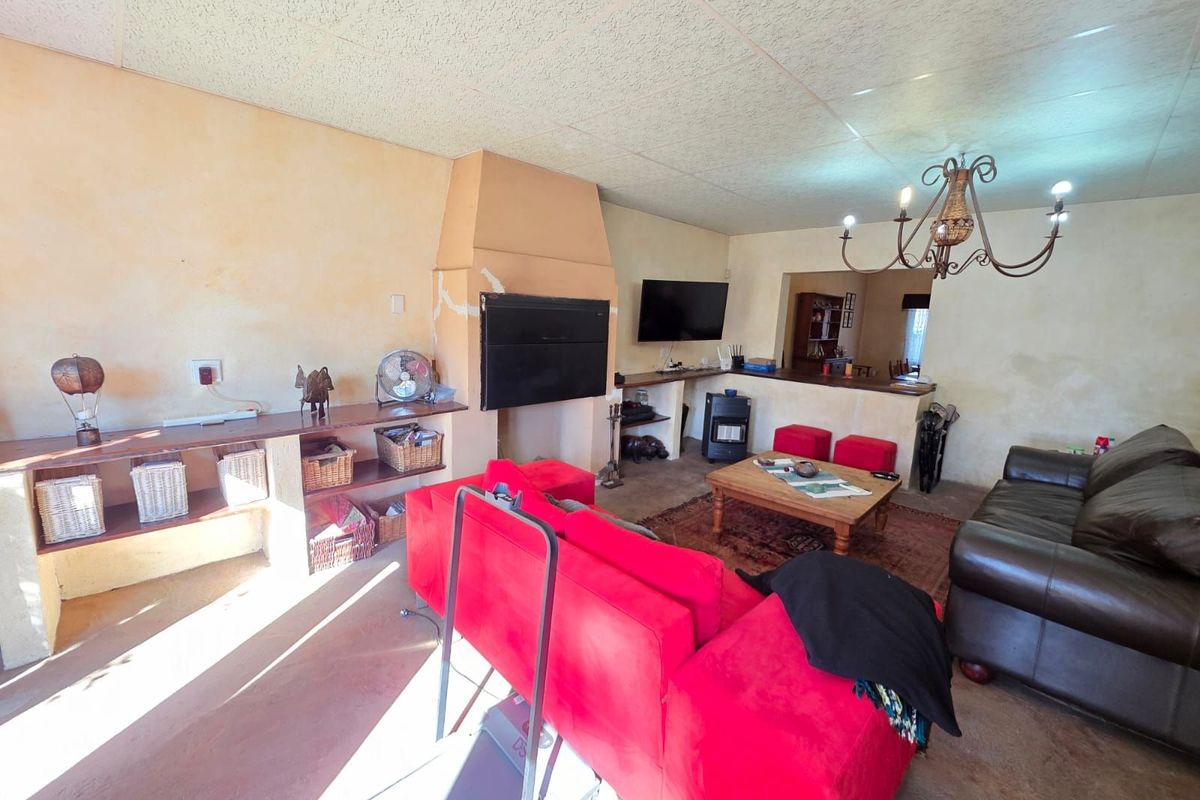 House For Sale in Beaconsfield - Photo 5