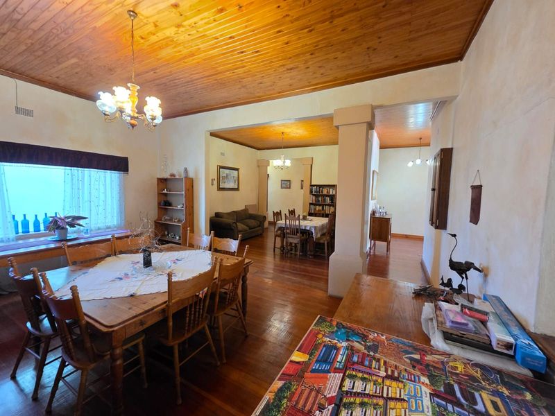 House For Sale in Beaconsfield - Photo 7